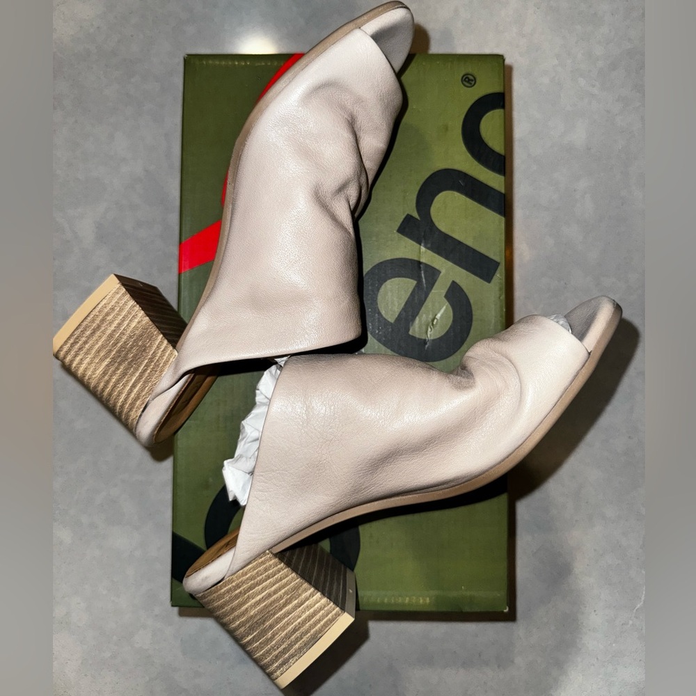 Bueno, soft leather, slip on sandal - Picture 1 of 5